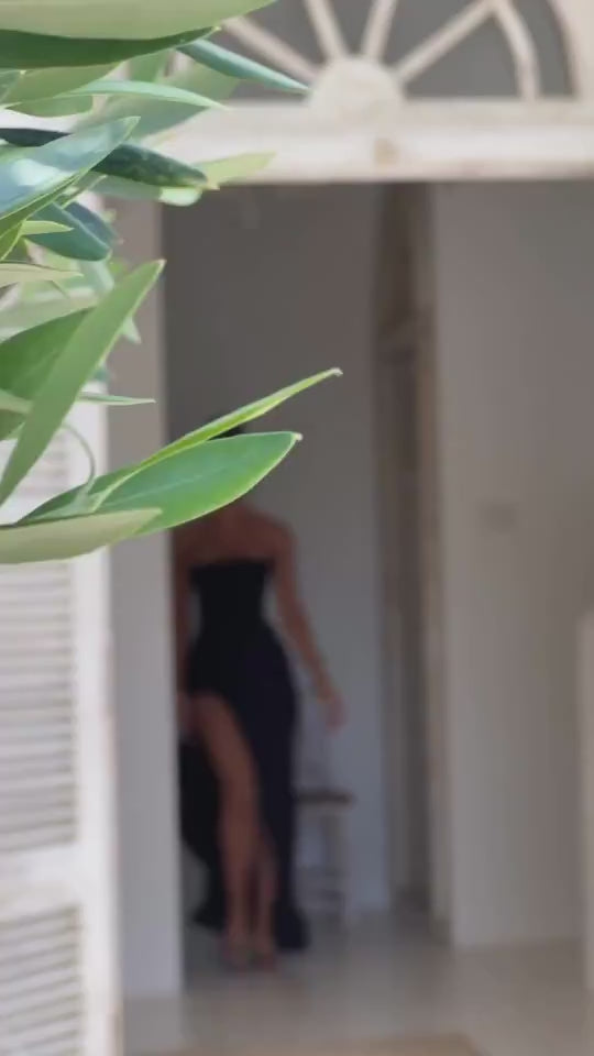Elegant Strapless Slit Maxi Dress – Perfect for Parties & Weddings - video 1
